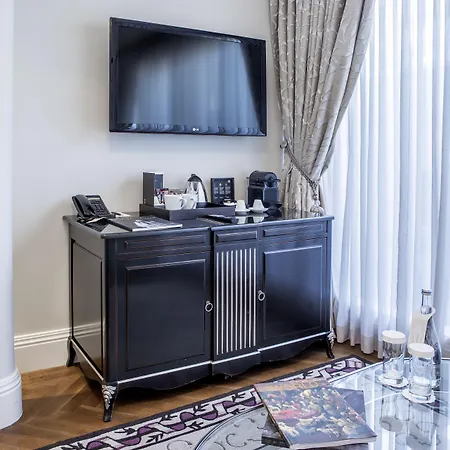 فندق إنتركونتيننتال - بالاسيو داس كاردوساس بورتو