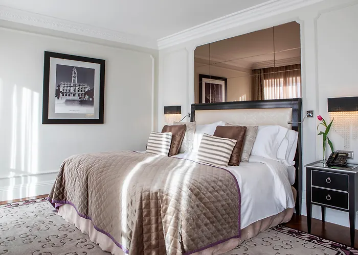 호텔 인터컨티넨탈 포르토 - 팔라시오 다스 카르도사스